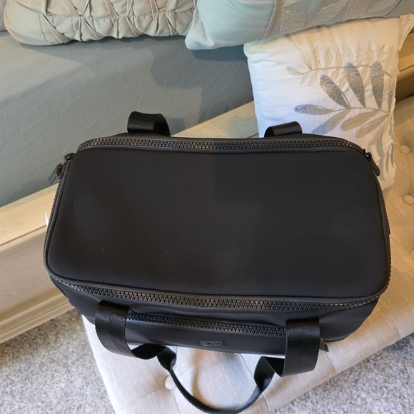 Freshly Picked Ebony Seoul Neoprene Overnighter - Picture 3 of 6